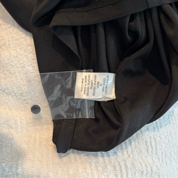 Elegant Black Halter Dress - Picture 4 of 8